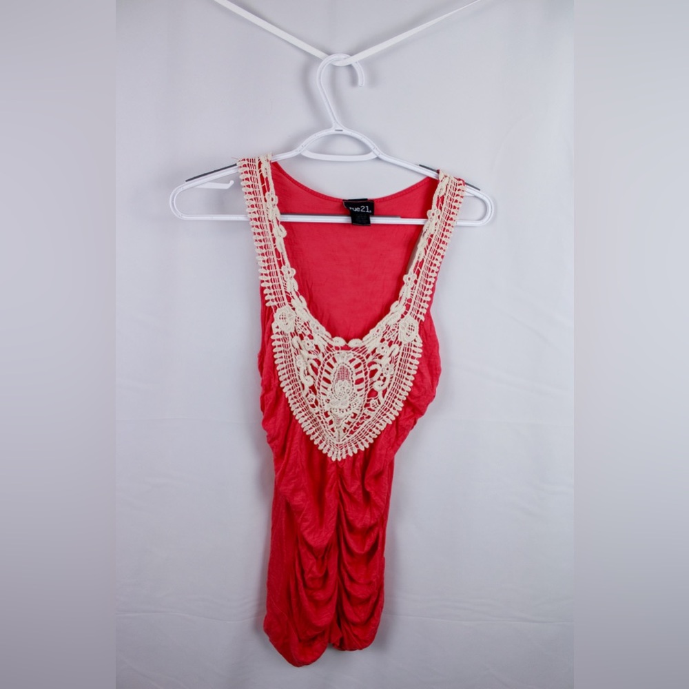 Rue21 pink tank top with white lace. Size small